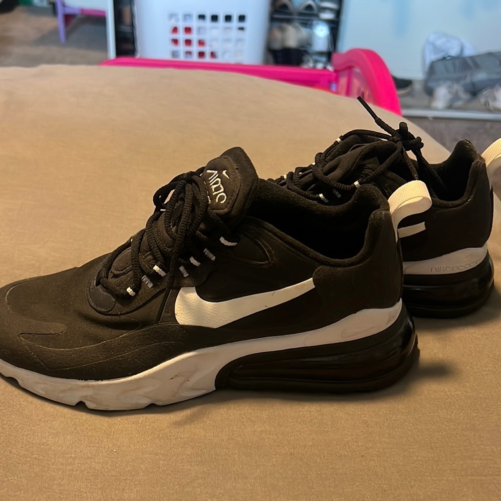 Nike Air 270 React